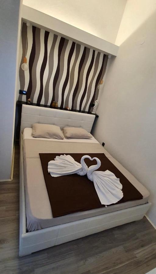 Apartmani Tatic Stinjan Bagian luar foto
