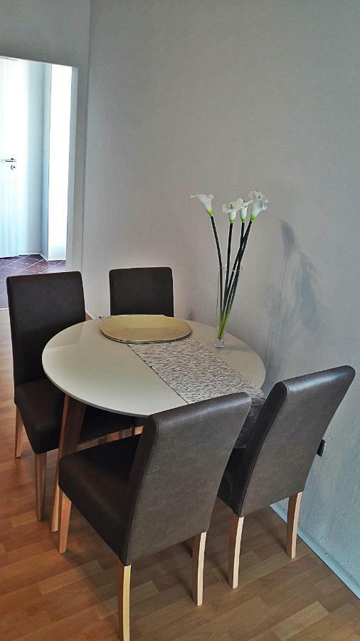 Apartmani Tatic Stinjan Bagian luar foto